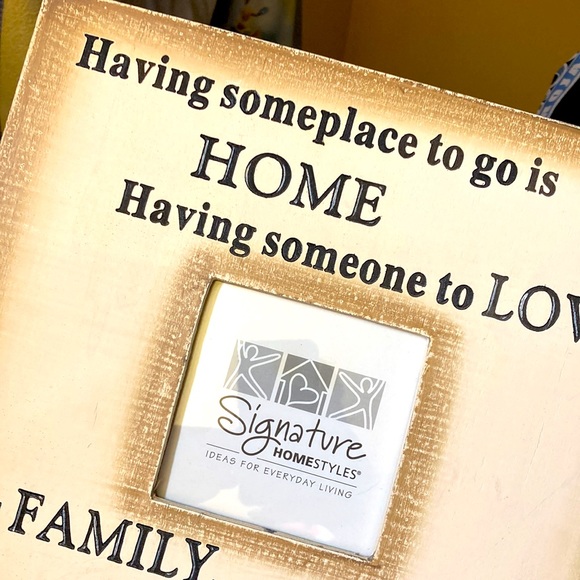 Two Stylish Picture frames - Picture 7 of 10